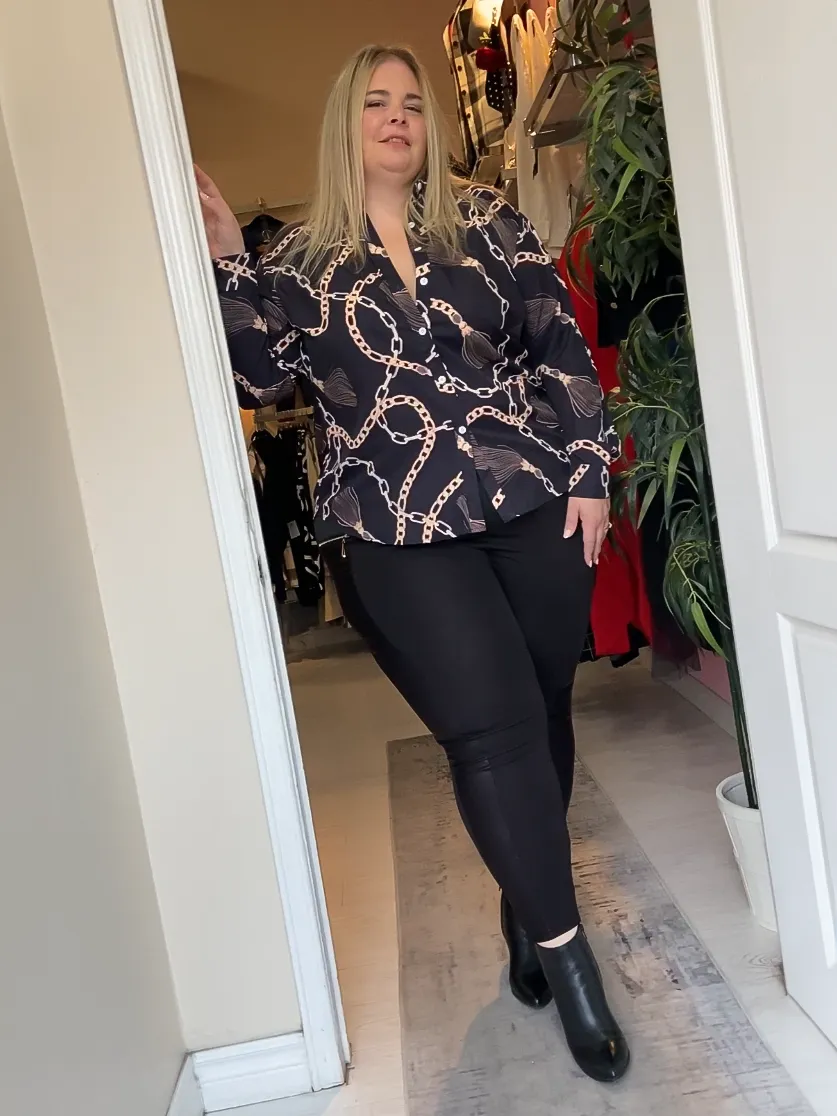 Courtney Plus Size Leggings with Moto Patch