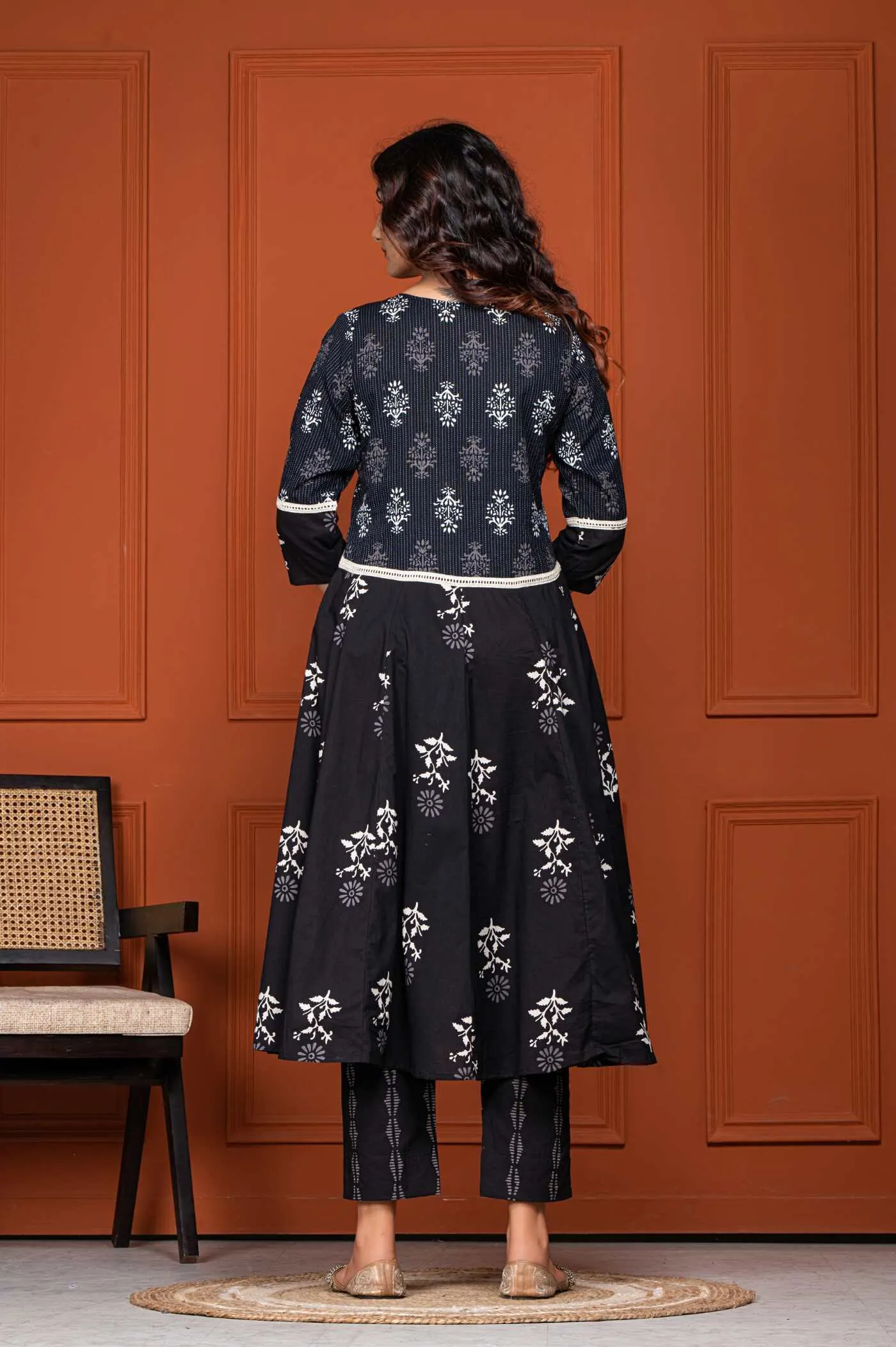 Elegant Black Kurta Set with Floral Print