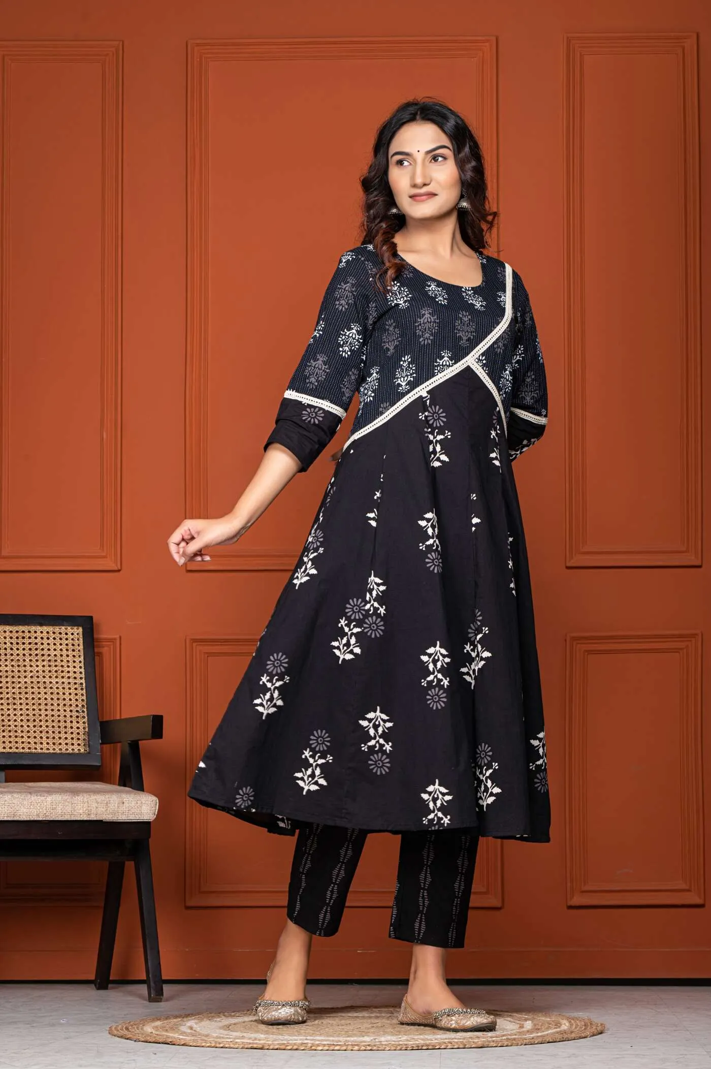 Elegant Black Kurta Set with Floral Print