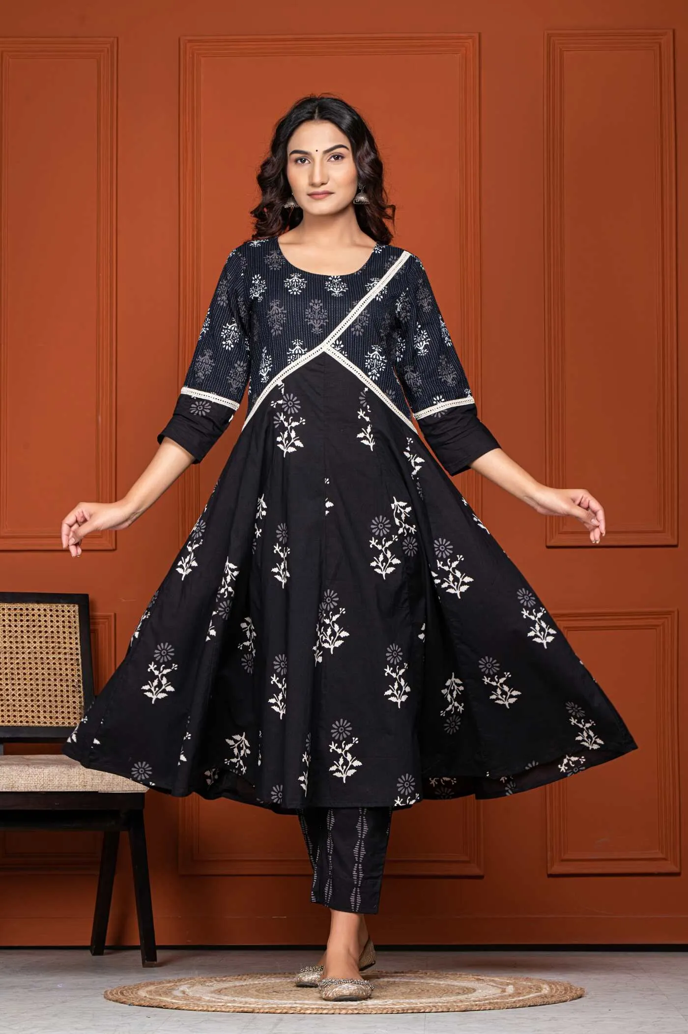 Elegant Black Kurta Set with Floral Print