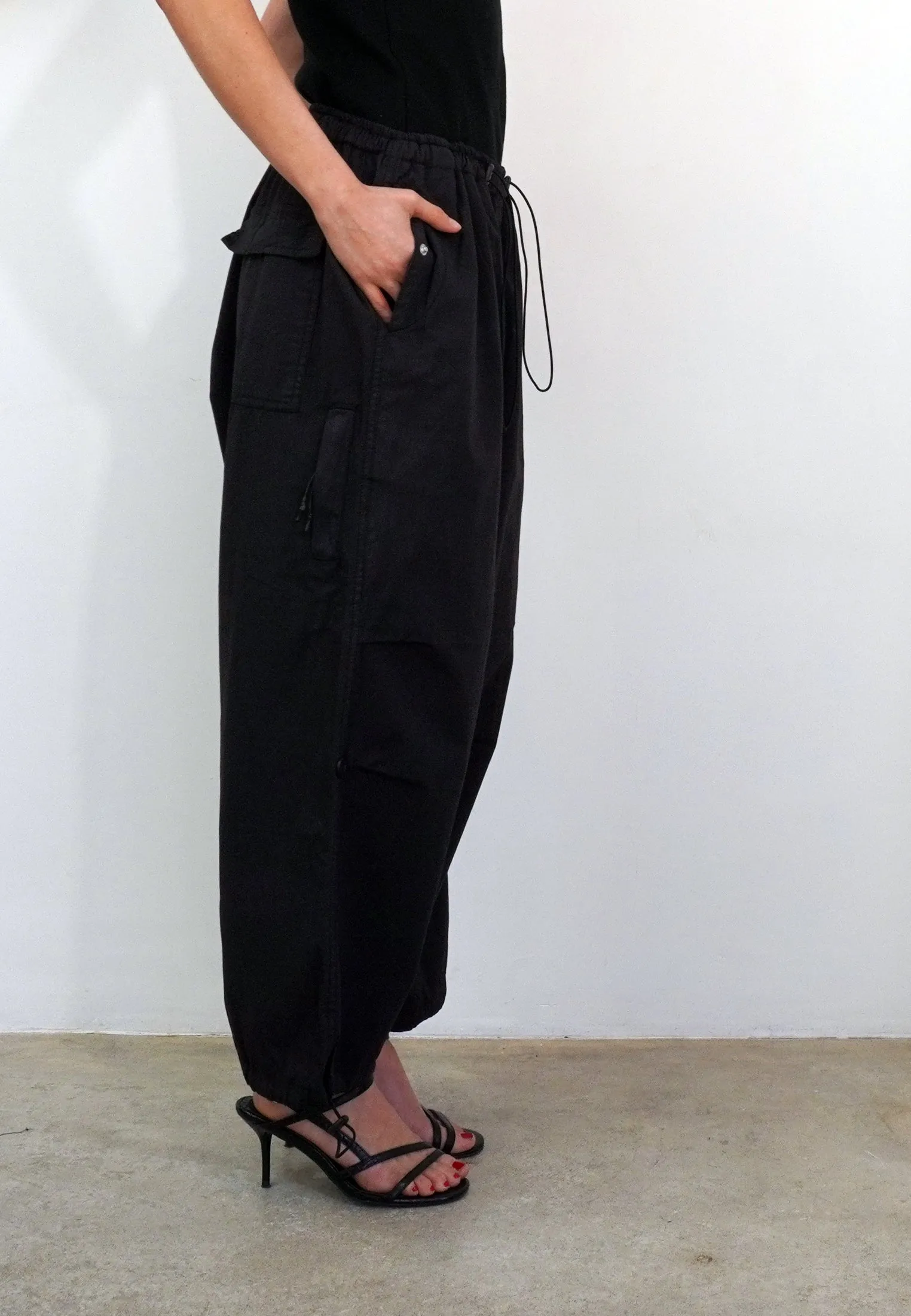 PARACHUTE PANTS BLACK