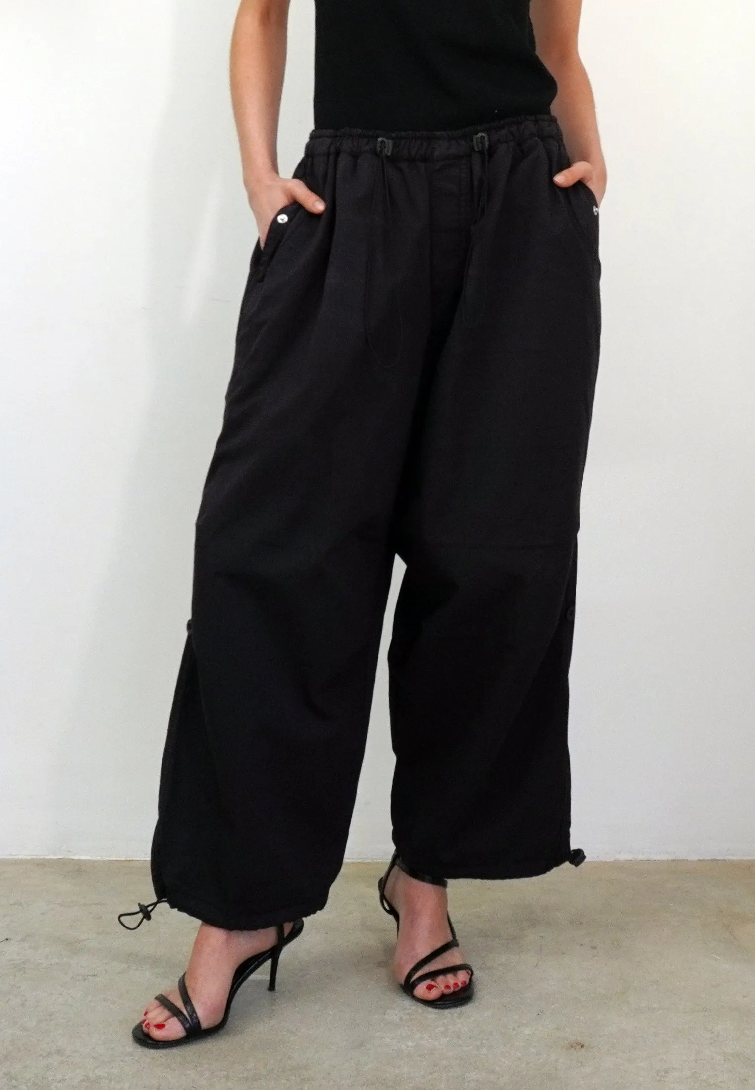 PARACHUTE PANTS BLACK