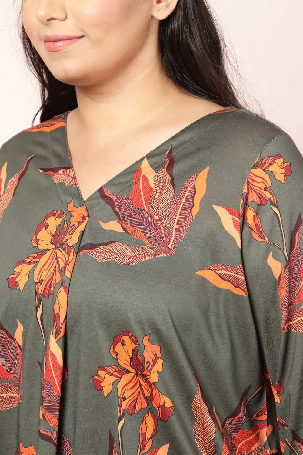 Plus Size Marsh Green Leaf Print Centre Pleat Top