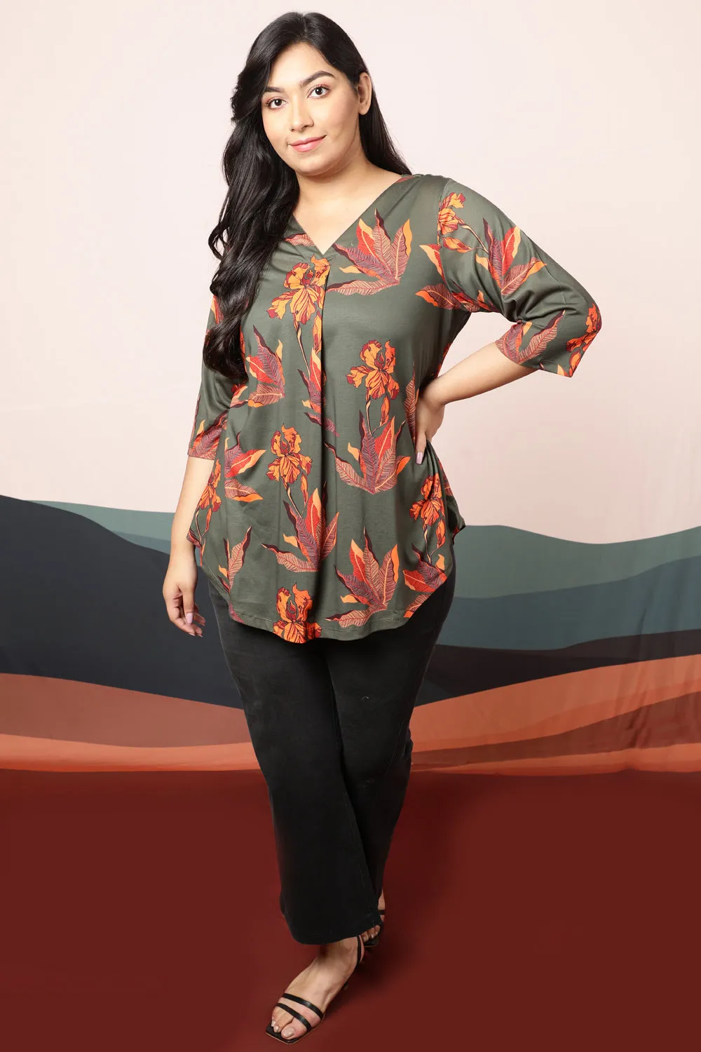 Plus Size Marsh Green Leaf Print Centre Pleat Top