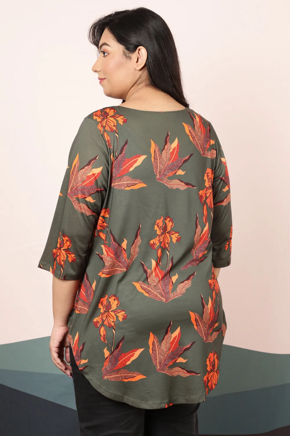 Plus Size Marsh Green Leaf Print Centre Pleat Top