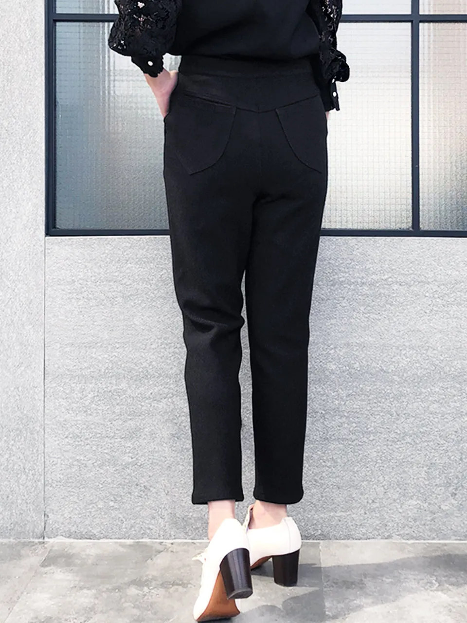 Surprise Sale! Black Cropped High Waist Taper Trousers