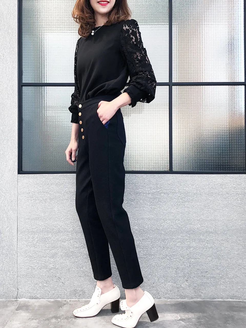 Surprise Sale! Black Cropped High Waist Taper Trousers