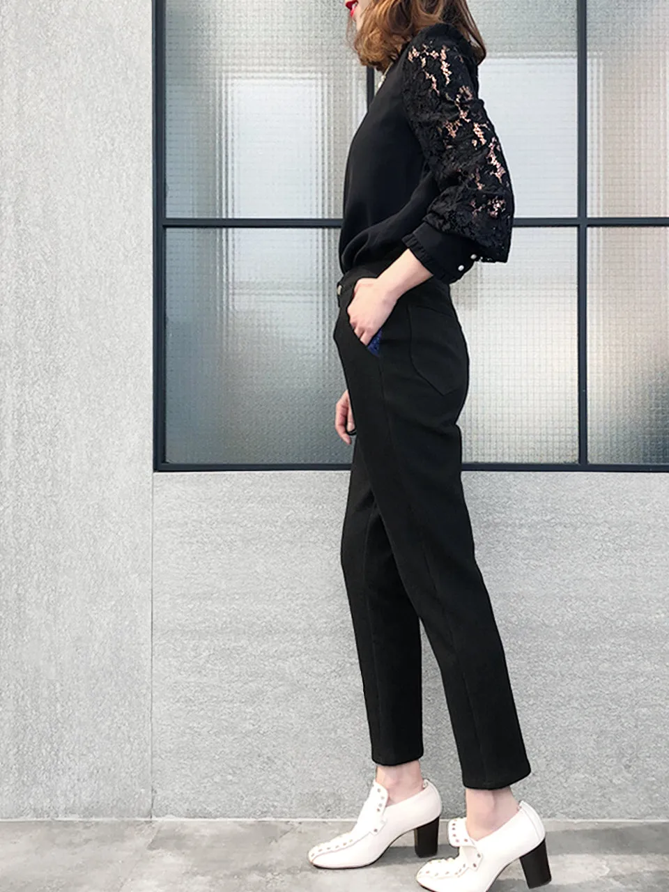 Surprise Sale! Black Cropped High Waist Taper Trousers