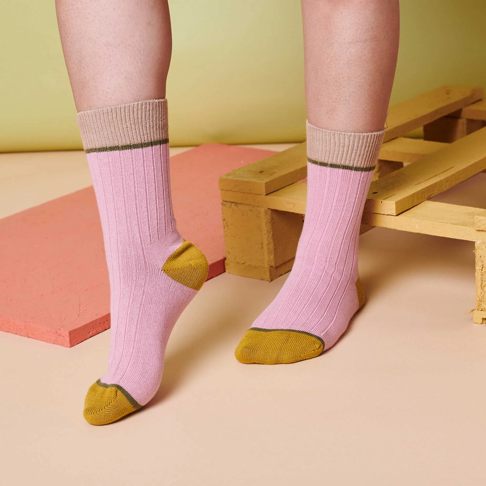 Unisex Organic Cotton Ribbed Ankle Socks - Dusky Pink Block